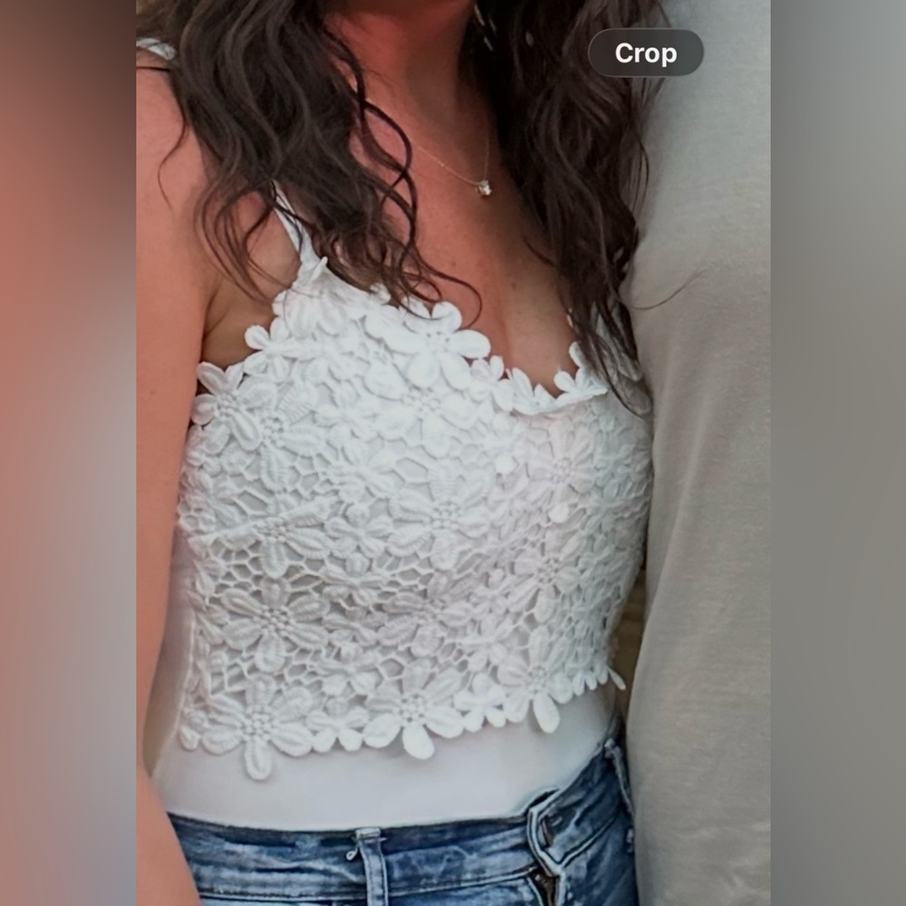 *last chance* Shein | Women’s White Floral Bodysuit - Picture 2 of 16
